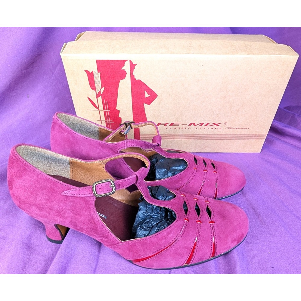 VTG Re-Mix Pink Suede Leather 8.5 Barbie Classic Deluxe Babydoll Heels Spain